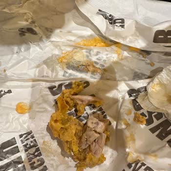 Sansar Fried Chicken Kaliteyi Haddinden Fazla Bozmuş