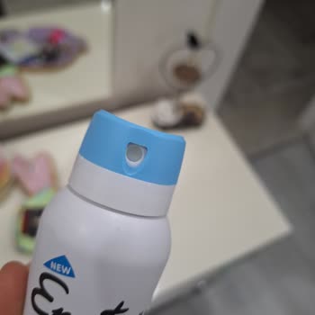 Emotion Deodorant Kapak Sorunu: Kullanılamayan Ürün