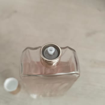 Parfümün Fıs Fıs Kısmı Ve Kapak Sorunu