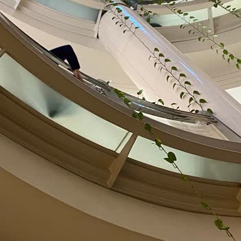 Armada AVM Starbucks'ta Rahatsız Edici Temizlik