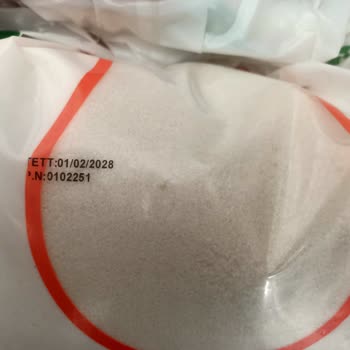 Yeni Açılan Şeker Poşetinde Yanmış Parçalar Şaşkınlık Yarattı