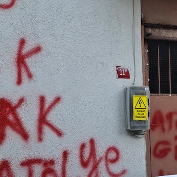 BİM Market Yanındaki Duvardaki Yazı Sorunu