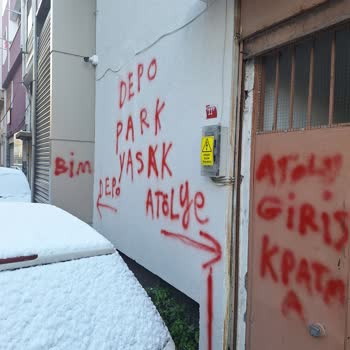 BİM Market Yanındaki Duvardaki Yazı Sorunu