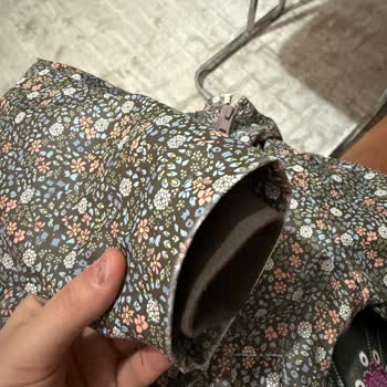 Zara Yağmurluğunda Renk Solması Sorunu