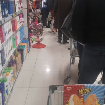 Snowy Market'te Kaos Ve Memnuniyetsizlik