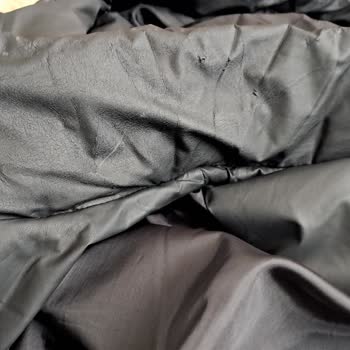 Kısa Sürede Soyulan Ve Sökülen Koton Mont