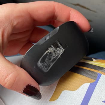 JBL Kulaklıkta Gizemli Leke Sorunu