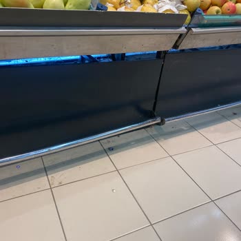 Batışehir Onur Market Şubesi'nin Temizlik Sorunu