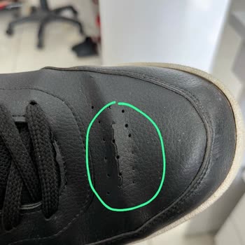 1 Haftada Yırtılan Ayakkabı Şoku!