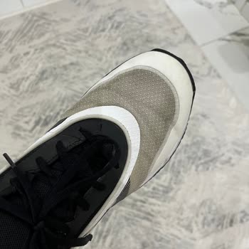 Adidas Ayakkabıda Bir Ayda Yırtılma Ve Leke Sorunu