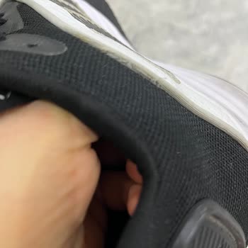 Adidas Ayakkabıda Bir Ayda Yırtılma Ve Leke Sorunu