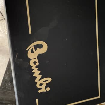 Bambi Ayakkabı Sert Derisi Var Ve Kalıpları Dengesiz