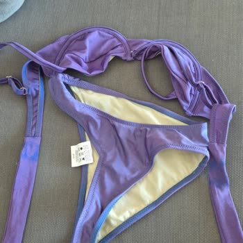 Renk Atan Bikini: Hayal Kırıklığı