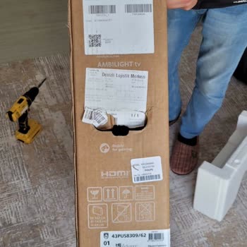 Hasarlı Philips TV İçin Çözüm Bekleyen Müşteri