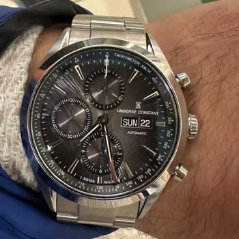 Üniverse Constant Saatte Çizik Ve Kurma Çarkı Sorunu