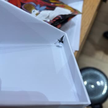 Özensiz Hediye Paketi Ve Deforme Saat Kutusu Hayal Kırıklığı