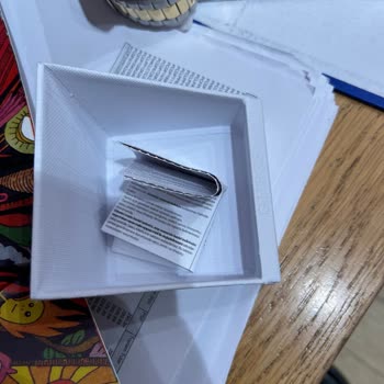Özensiz Hediye Paketi Ve Deforme Saat Kutusu Hayal Kırıklığı