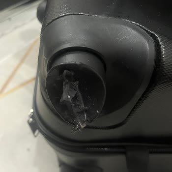 Gecikmeli Uçuş Ve Kırık Valiz Sorunu: Müşteri Hizmetleri Hayal Kırıklığı