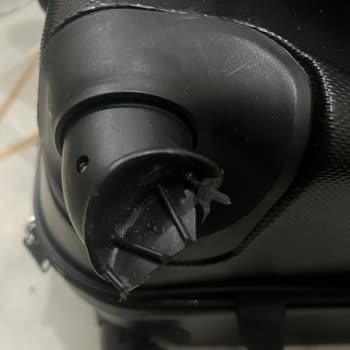 Gecikmeli Uçuş Ve Kırık Valiz Sorunu: Müşteri Hizmetleri Hayal Kırıklığı