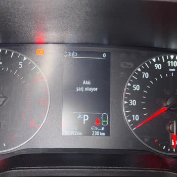 Renault Clio 2021 Akü Sorunu Ve Destek Talebi