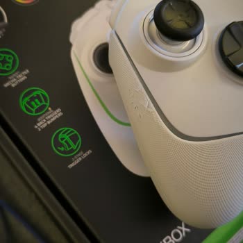 Razer Wolverine V2 Controller Coating Peeled Off