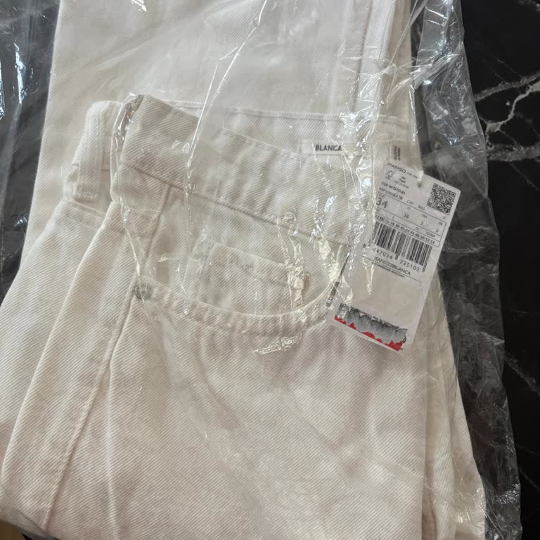 Mango Sent Me the Wrong Jeans and Now I Have to Deal with the Refund Process