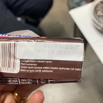 Snickers Chocolate Had White Spots All Over – What Is This?