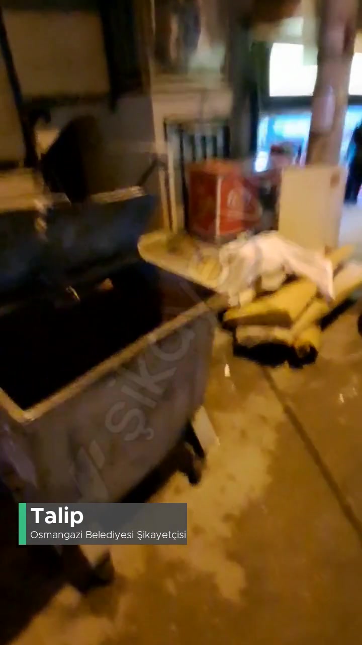 Osmangazi Belediyesi Cadde Üzeri Apartman Önü Çöp Problemi videonun kapak resmi
