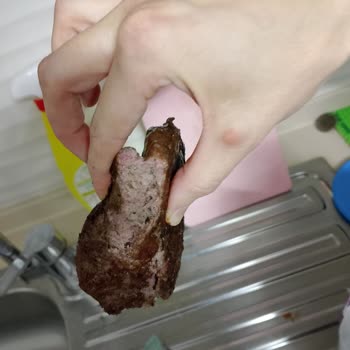 Metro Grossmarket'ten Aldığım Burgerlerde Yaşadığım Sorunlar!