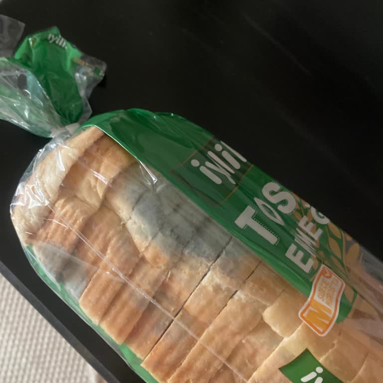 Migros'tan Gelen Küflü Tost Ekmeği Ve İlgisiz Müşteri Hizmetleri