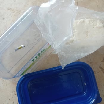 Mis Tehlikeli Yabancı Madde: Peynirde Teneke Parçası