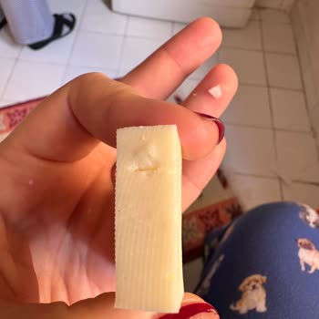 Kahvaltıda Taze Kaşardan Çıkan Cam Parçası Şoku