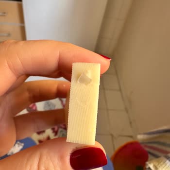 Kahvaltıda Taze Kaşardan Çıkan Cam Parçası Şoku