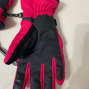 Roxy Kar Eldiveninde Hızlı Soyulma Sorunu