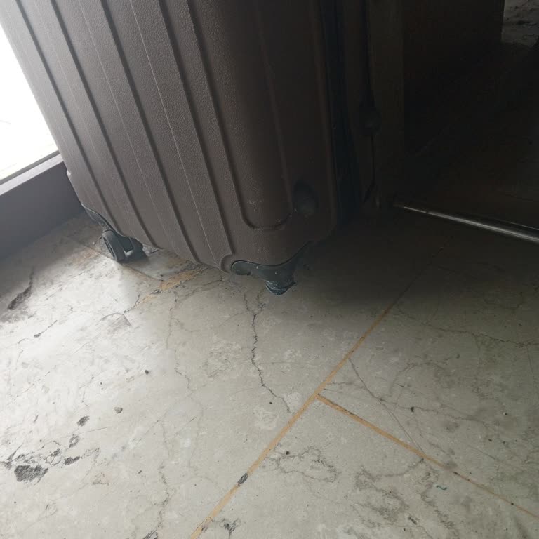 Kamil Koç Valizim Fırlatılarak Zarar Gördü!