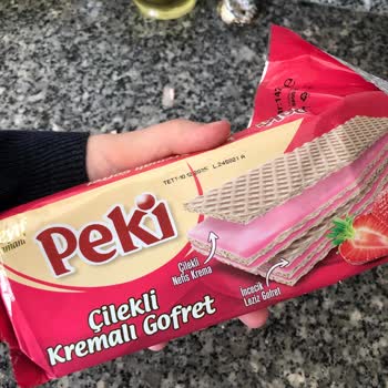 Çilekli Gofrette Beklenmedik Siyah Lekeler!