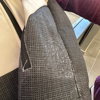 Montta Beklenmedik Tüylenme Ve Boyner İlgisizliği