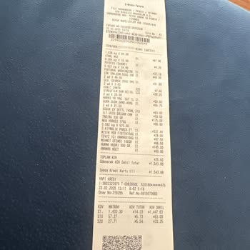 Dayanıksız Poşetler Ve İlgisiz Personel Mağduriyeti