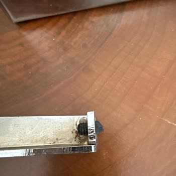 Enza Home Koltuk Takımının Dayanıksız Aparatları Ve Yüksek Ücret Talebi