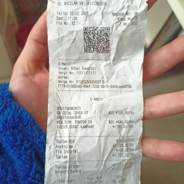 Golden Rose Mağazasında Tester Uygulaması Sonrası Cilt Yanığı