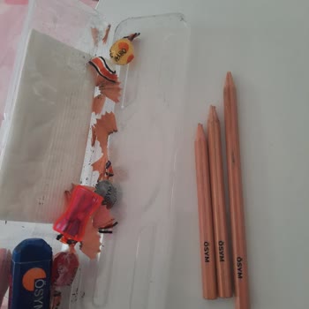 Sınavda Dağıtılan Kalemlerin Kalitesizliği