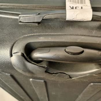 Hasarlı Bagaj Ve Yanlış Yönlendirme Sorunu