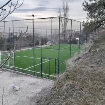 Keçiören Belediyesi Kendi Sahamızda Dışlanıyoruz: Futbol Sahasında Mülteci Sorunu