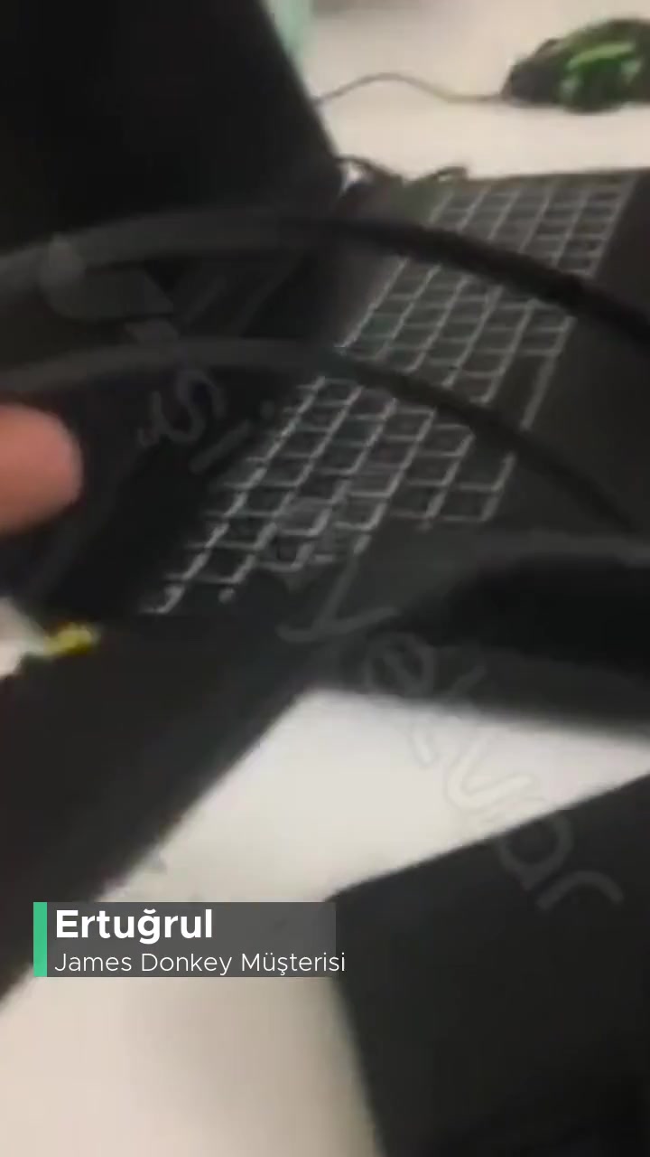 James Donkey Jd 711 Kulak Üstü Ve Pedleri Ufalanma! videonun kapak resmi
