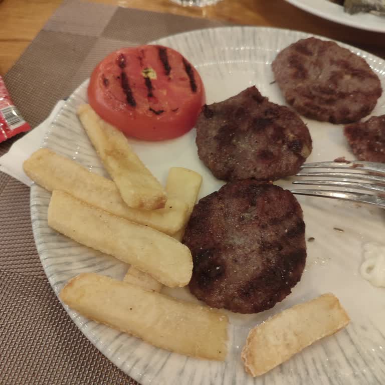 Burfaş Mudanya'da Hayal Kırıklığı: Soğuk Yemekler Ve Yavaş Servis