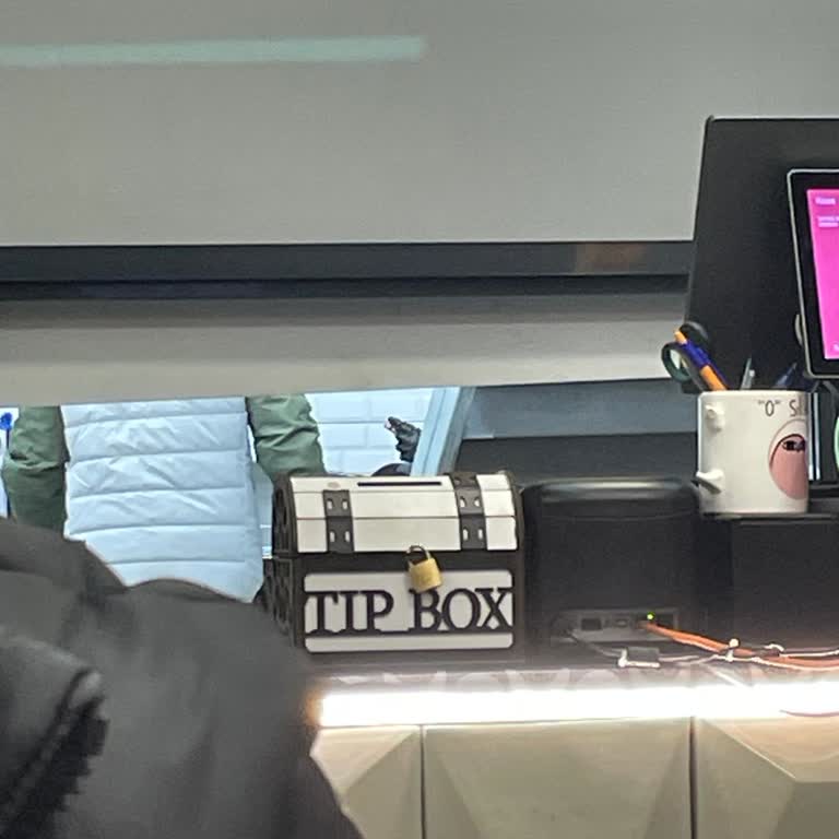 Bozuk Ürünler Ve Düzensiz Hizmet!