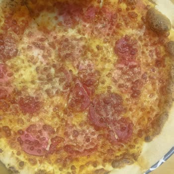 Bol Malzemos Ve Etli Pizza Hayal Kırıklığı
