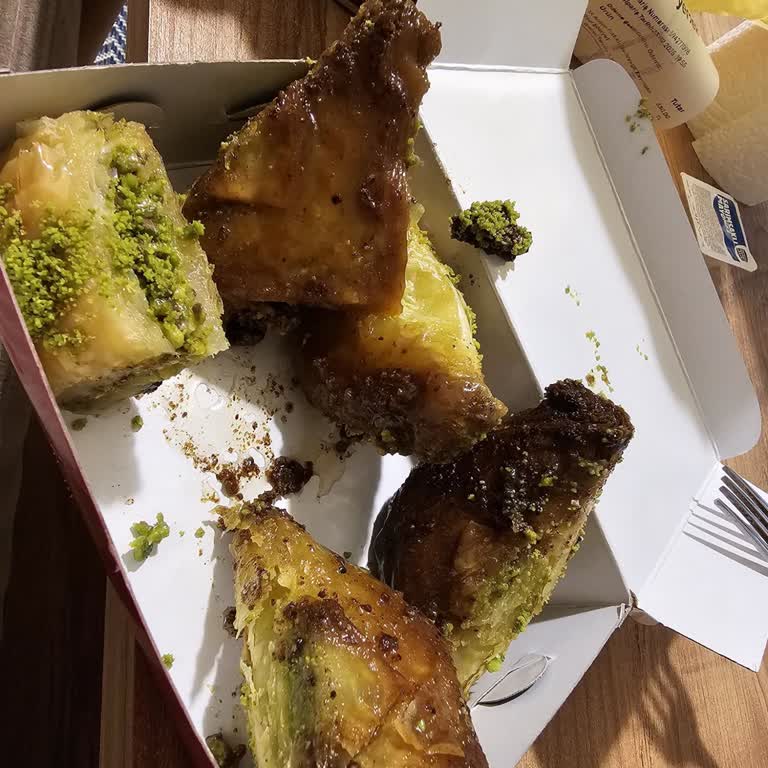 Giliğ Dondurma Geç Gelen Sipariş Ve Yanık Tatlı Deneyimi