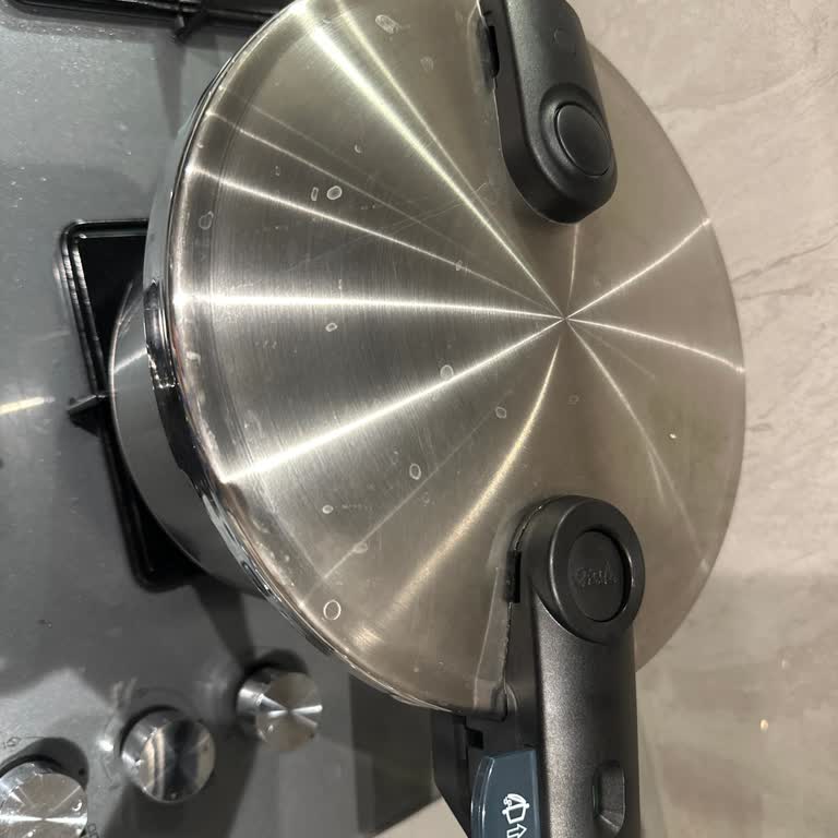 Düdüklü Tencere Kapağı Kapanmıyor Ve Buhar Kaçırıyor