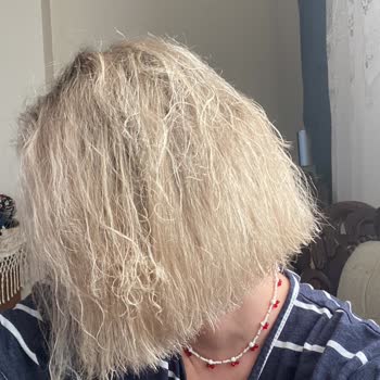 Hair Art Kuaför ve Güzellik Salonu (Buca) Saçlarımı Yaktı